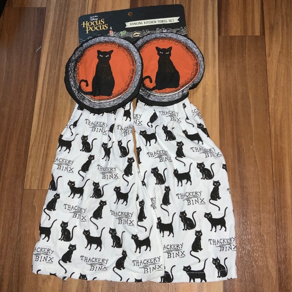 Disney Hocus Pocus Thackery Binx Towels - Picture 1 of 3
